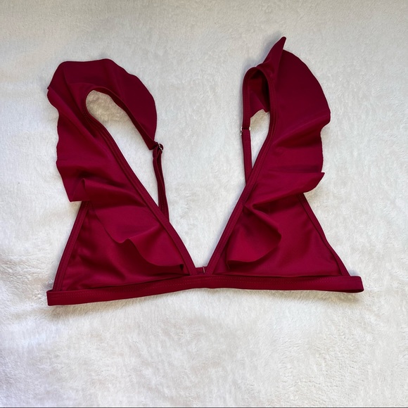 Beautiful burgundy red ruffled triangle bikini top from Shein - Picture 2 of 3